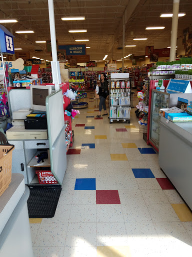 Pet Supply Store «Petco Animal Supplies», reviews and photos, 1700 E College Ave #1, Normal, IL 61761, USA