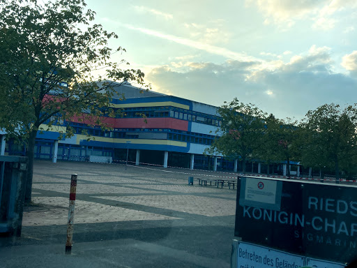 Königin-Charlotte-Gymnasium