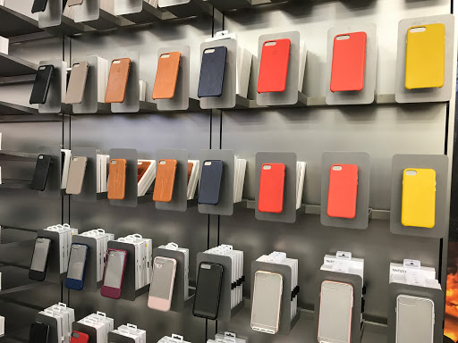 Computer Store «Apple Los Cerritos», reviews and photos, 242 Los Cerritos Center, Cerritos, CA 90703, USA