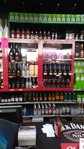 Liquor Store «Chicago Lake Liquors», reviews and photos, 825 E Lake St, Minneapolis, MN 55407, USA