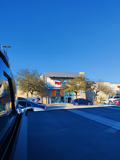 Pet Supply Store «PetSmart», reviews and photos, 1013 W University Ave, Georgetown, TX 78628, USA