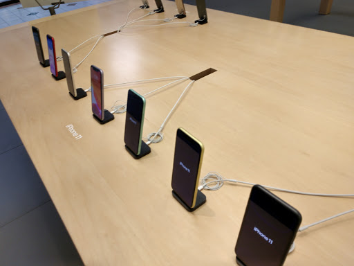 Computer Store «Apple Willow Grove Park», reviews and photos, 2500 W Moreland Rd, Willow Grove, PA 19090, USA