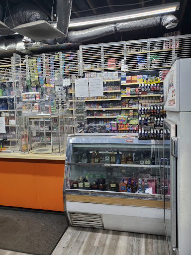 Liquor Store «Pasadena Liquor Store», reviews and photos, 13821 Woodward Ave, Highland Park, MI 48203, USA