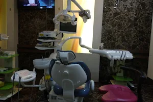 کلینیک دندانپزشکی طاها image