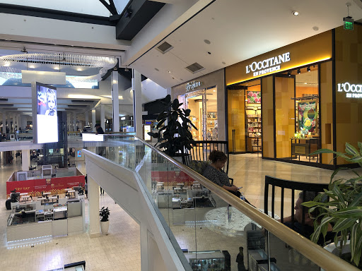 Shopping Mall «Westfield Fashion Square», reviews and photos, 14006 Riverside Dr, Sherman Oaks, CA 91423, USA