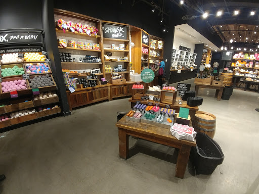 Cosmetics Store «LUSH», reviews and photos, 1961 Chain Bridge Rd, McLean, VA 22102, USA