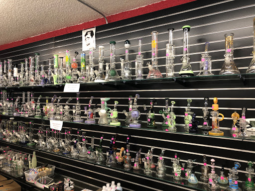 Convenience Store «Woodburn Market/ Smoke Shop», reviews and photos, 398 N Pacific Hwy, Woodburn, OR 97071, USA