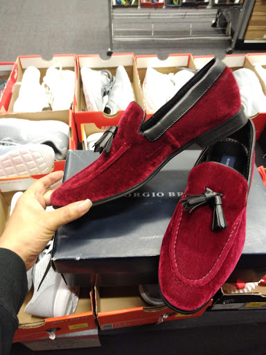 Shoe Store «Shoe Carnival», reviews and photos, 321 NW Loop 410, San Antonio, TX 78216, USA