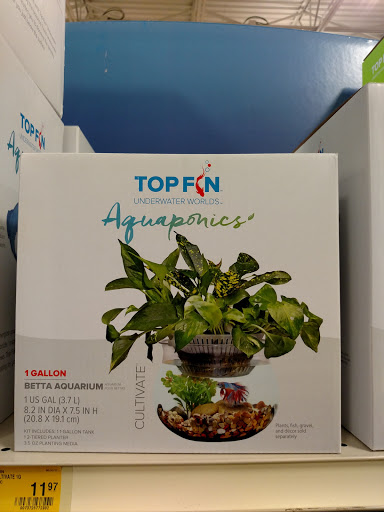 Pet Supply Store «PetSmart», reviews and photos, 351 N Frontage Rd, New London, CT 06320, USA