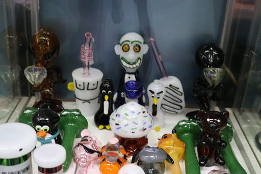 Tobacco Shop «The Hub 3 Smoke Shop», reviews and photos, 2631 NE Vivion Rd, Kansas City, MO 64119, USA