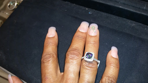 Jewelry Store «Zales - The Diamond Store», reviews and photos, 4325 Glenwood Ave, Raleigh, NC 27612, USA