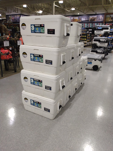 Outdoor Sports Store «Field & Stream», reviews and photos, 870 Walt Whitman Rd Ste B, Melville, NY 11747, USA