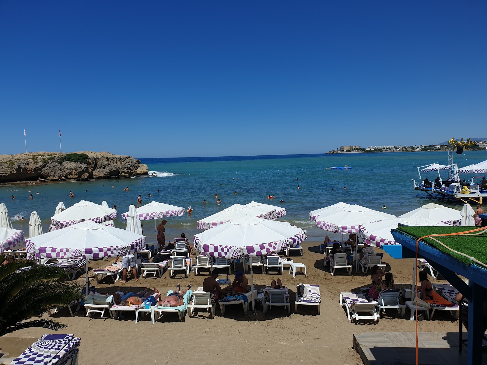 Denizkizi beach'in fotoğrafı turkuaz saf su yüzey ile