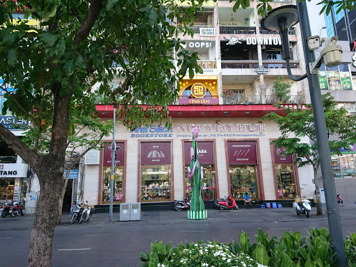 Second hand bookshops in Ho Chi Minh