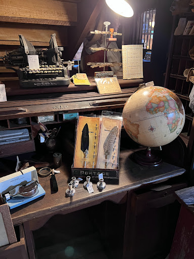 Gift Shop «Hitching Post Gifts & Old Str», reviews and photos, 15894 US-68, Benton, KY 42025, USA