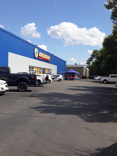 Auto Parts Store «NAPA Auto Parts - Genuine Parts Company», reviews and photos, 7400 W 27th St, St Louis Park, MN 55426, USA
