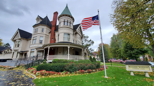 Funeral Home «Reynolds-Jonkhoff Funeral Home», reviews and photos, 305 6th St, Traverse City, MI 49684, USA