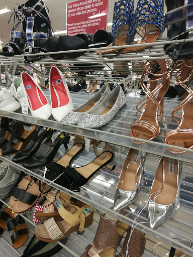 Clothing Store «Burlington Coat Factory», reviews and photos, 5737 NW 7th St, Miami, FL 33126, USA