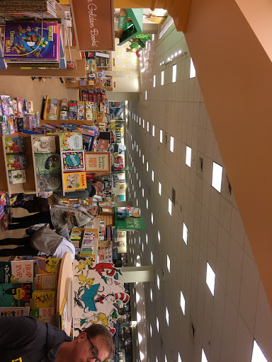 Book Store «Barnes & Noble», reviews and photos, 230 Main St, White Plains, NY 10601, USA