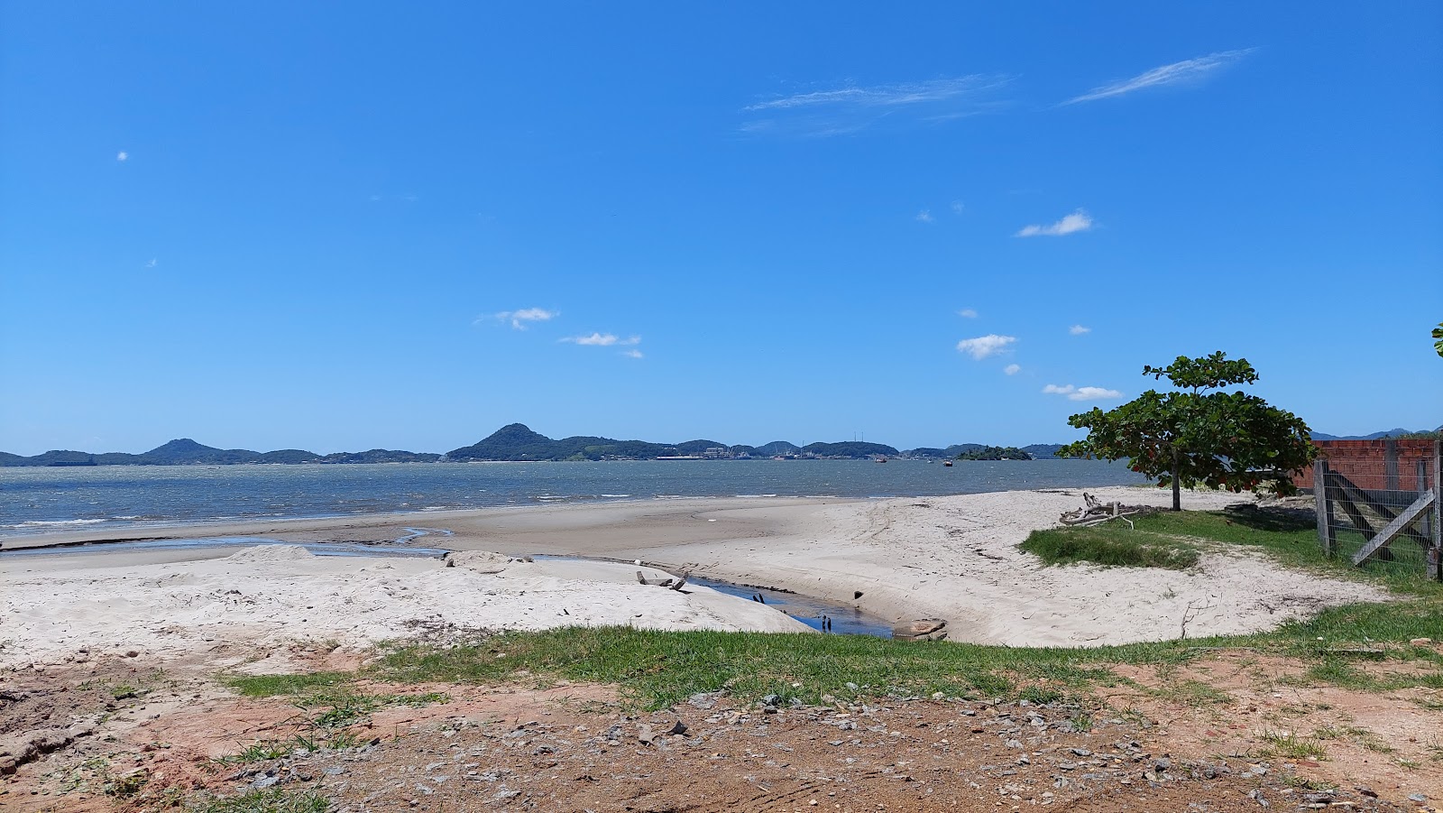 Foto de Praia Bonita - lugar popular entre os apreciadores de relaxamento