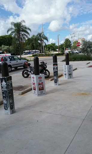 Auto Parts Store «AutoZone», reviews and photos, 3351 W Oakland Park Blvd, Lauderdale Lakes, FL 33311, USA