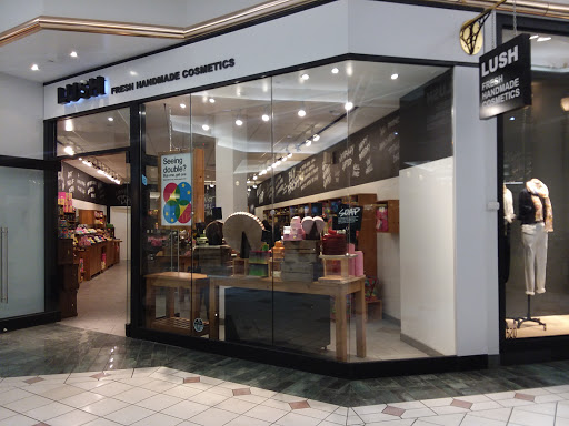 LUSH, 516 Eastview Mall, Victor, NY 14564, USA, 