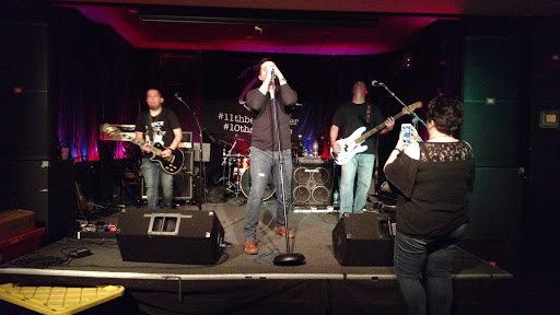 Bar & Grill «10th Street Live Bar & Grill», reviews and photos, 104 N 10th St, Kenilworth, NJ 07033, USA