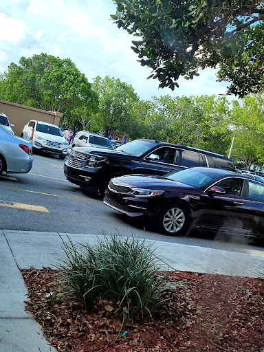 Used Car Dealer «CarMax Dealership», reviews and photos, 1300 NW 98th Ct, Doral, FL 33172, USA