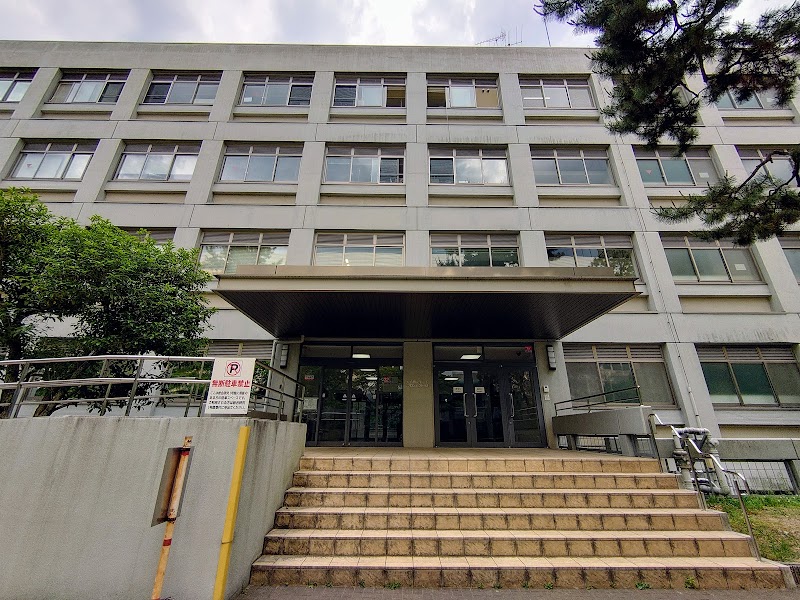京都大学物質－細胞統合システム拠点（iCeMS）研究棟
