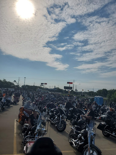 Harley-Davidson Dealer «Vehicle City Harley-Davidson», reviews and photos, 2400 Austins Pkwy, Flint, MI 48507, USA