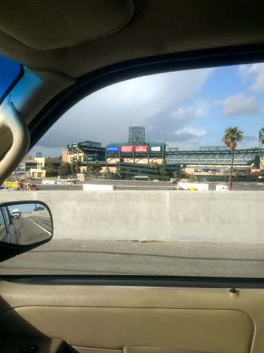 Honda Dealer «Hardin Honda», reviews and photos, 1381 S Auto Center Dr, Anaheim, CA 92806, USA