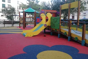 Parque Infantil da Praça António Sardinha image