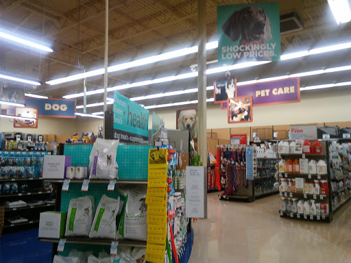 Pet Supply Store «Petco Animal Supplies», reviews and photos, 717 SE Geary St #101, Albany, OR 97321, USA