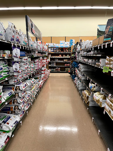 Pet Supply Store «Petco Animal Supplies», reviews and photos, 17200 Southcenter Pkwy #100, Tukwila, WA 98188, USA