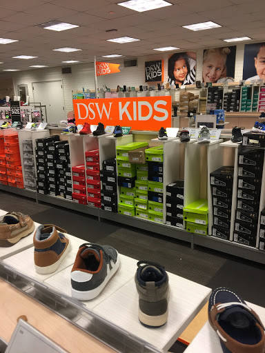 Shoe Store «DSW Designer Shoe Warehouse», reviews and photos, 8801 Queens Blvd, Elmhurst, NY 11373, USA