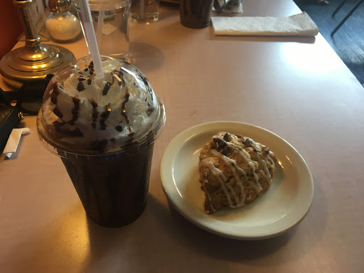 Dessert Shop «Downtown Perk & Desserts Oasis», reviews and photos, 145 W Main St, Ashland, OH 44805, USA