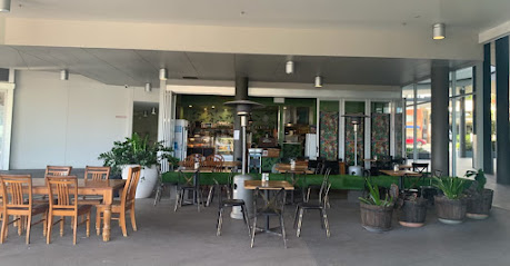 Giri Kana Cafe - H2O Broadwater Apartments, 82 Marine Parade, Southport QLD 4215, Australia