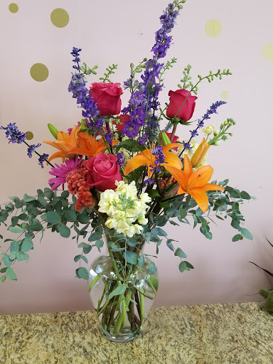 Florist «Amazing Petals», reviews and photos, 125 S Broadway St, Lake Orion, MI 48362, USA