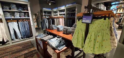 Clothing Store «Abercrombie & Fitch», reviews and photos, 7014 E Camelback Rd Ste 1009, Scottsdale, AZ 85251, USA