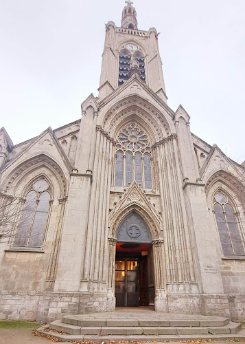 Église catholique Église catholique Notre-Dame-de-Pellevoisin à Lille Lille