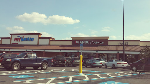 Famous Footwear, 213 W Alexander St, Plant City, FL 33563, USA, 