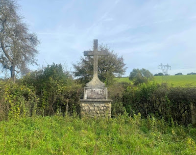 Stèle Commémorative à Giry