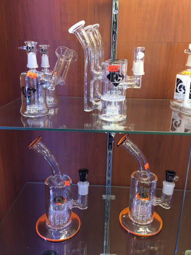 Vaporizer Store «Vape City Smoke Shop», reviews and photos, 406 Washington St, Holliston, MA 01746, USA