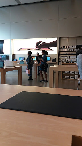 Computer Store «Apple Ridge Hill», reviews and photos, 143 Market Street, Yonkers, NY 10710, USA