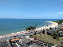 Photo de Praia de Itapuã avec rivage droit, long