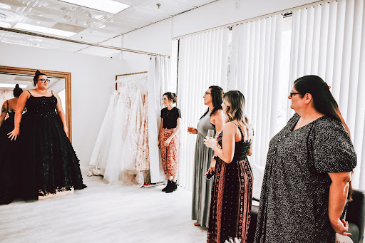 Bridal Shop «Strut Bridal Salon - Sizes 12+», reviews and photos, 226 W Southern Ave, Tempe, AZ 85282, USA