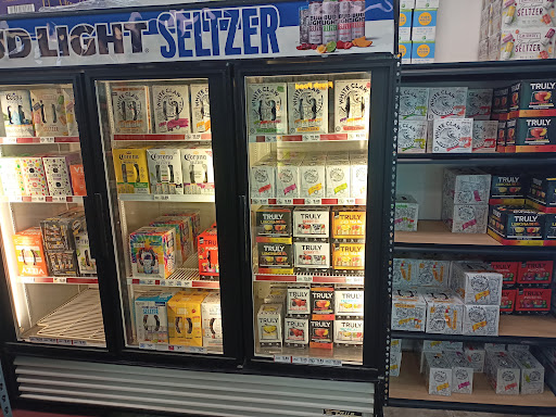 Liquor Store «Discount Liquors», reviews and photos, 653 Big Bend Rd, Ballwin, MO 63021, USA