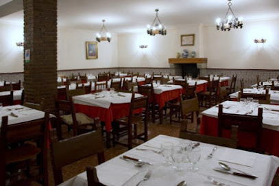 Hostal - Restaurante  Venta Rasquilla  - N-502, km 49, 05132 San Martín del Pimpollar, Ávila, Spain