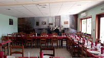 Atmosphère du Restaurant Le RestÔ desLacs à Peyssies - n°3