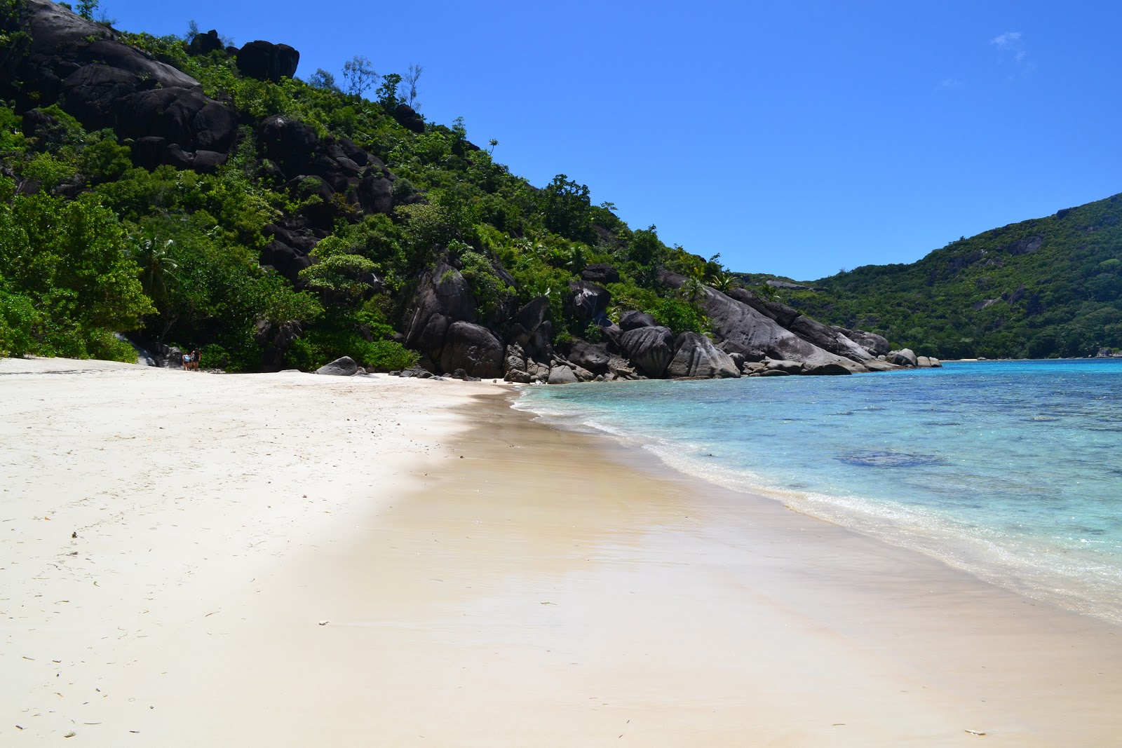 Foto av Anse Du Riz Beach med hög nivå av renlighet